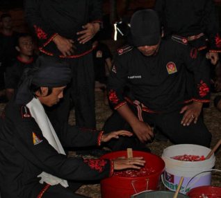 INFO TM PUSAT: Pengukuhan Mori Hitam Angkatan II Tahun 2017