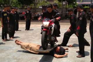 Tradisi Kenaikan Tingkat Tahta Mataram Tangerang