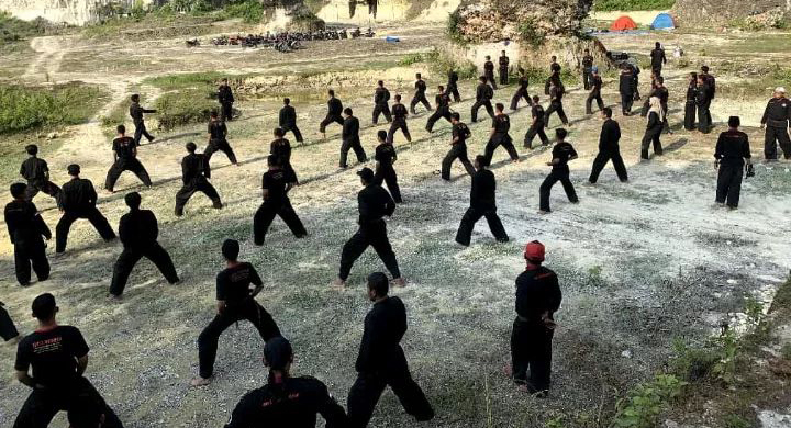 Tradisi Kenaikan Tingkat Tahta Mataram Cabang Surabaya Wilayah Candra Kumara, Ki Rodra Pangiri Bagi Rahasia Kuncine Ayem